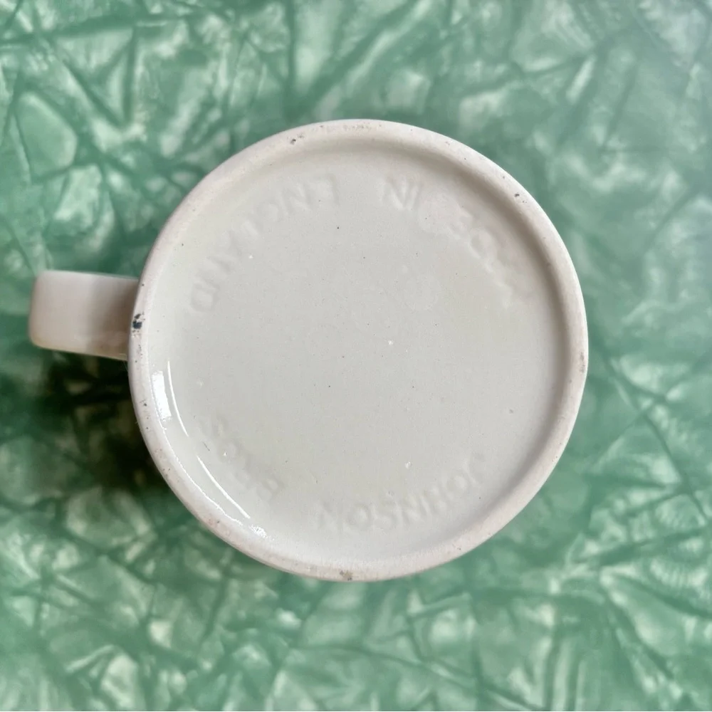 Vintage Johnson Bros Floral Creamer and Sugar Set Made in England - Picture 9 of 9